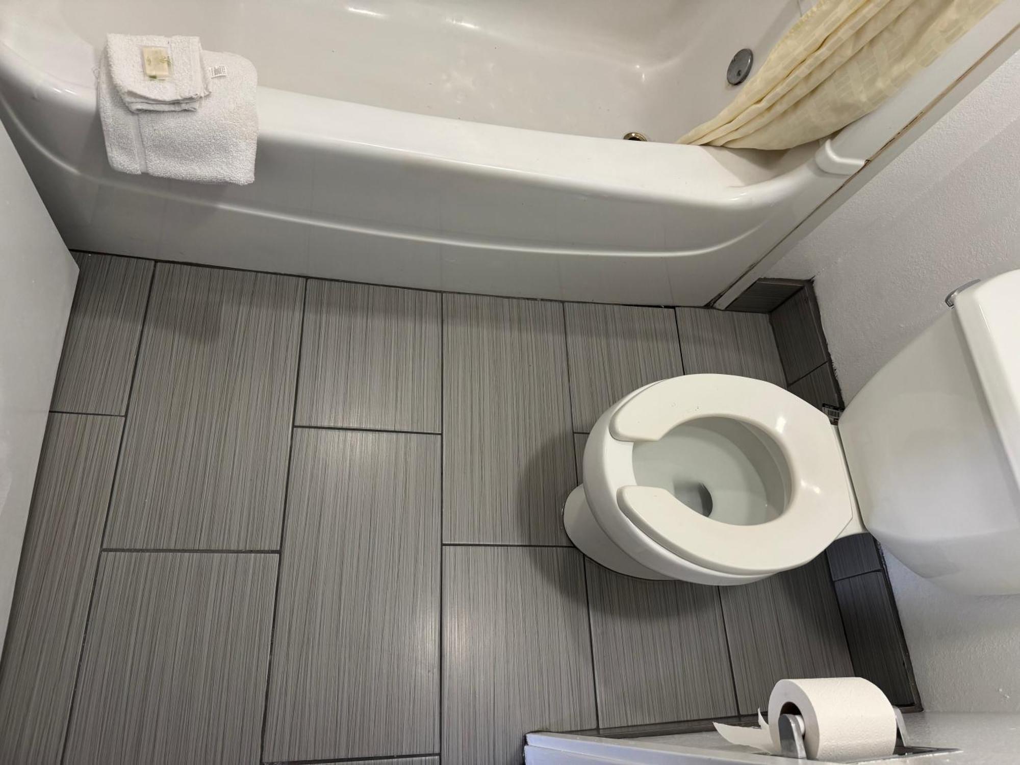 شارونفيل Travel Inn المظهر الخارجي الصورة