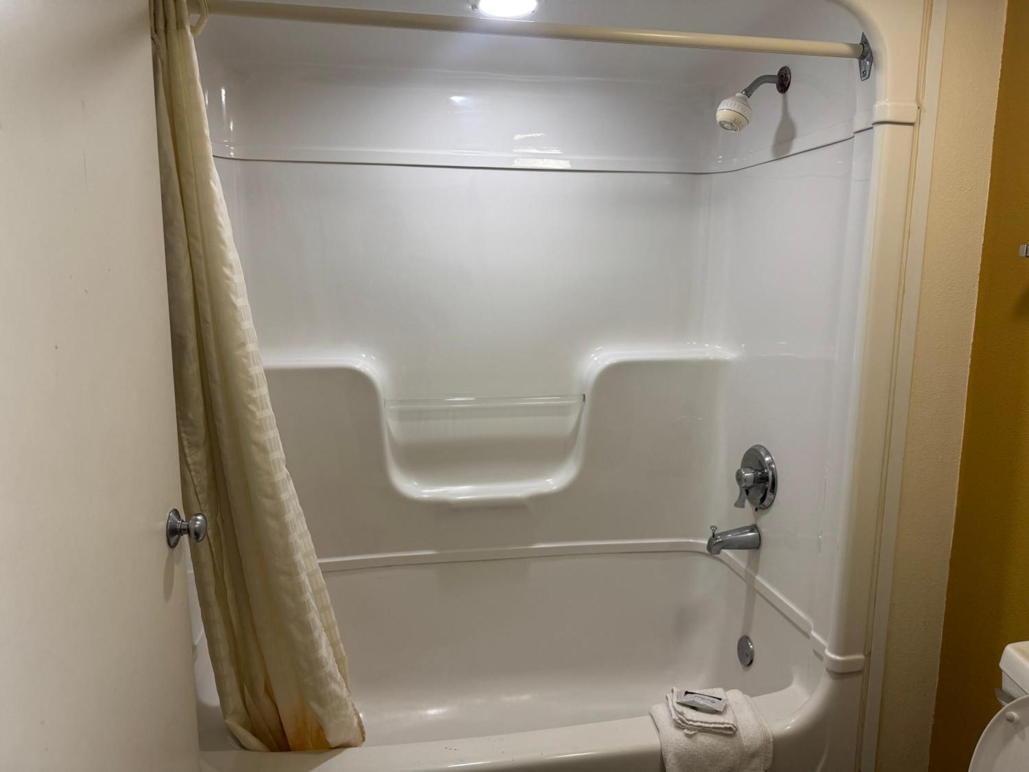 شارونفيل Travel Inn المظهر الخارجي الصورة
