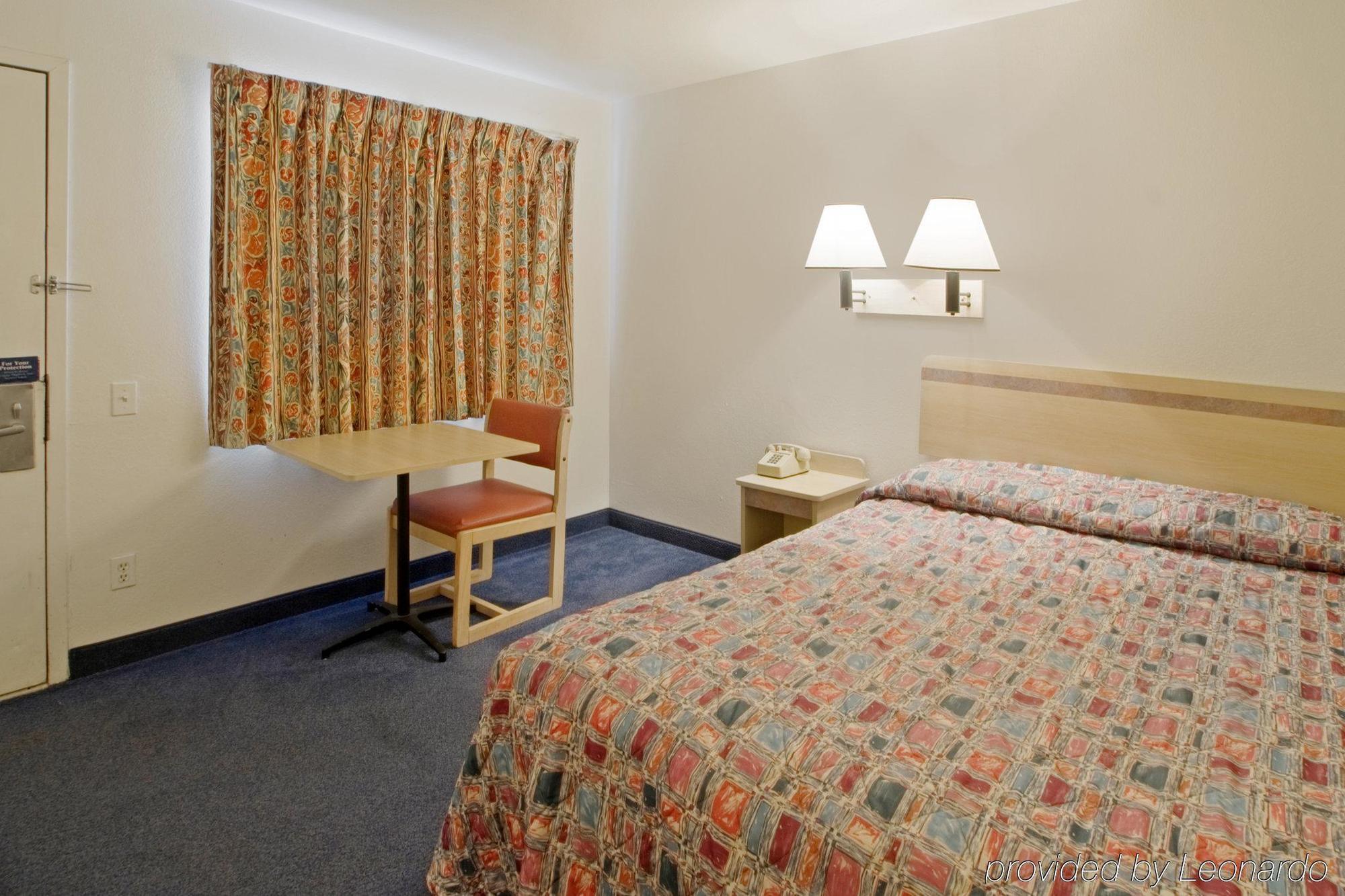 شارونفيل Travel Inn الغرفة الصورة