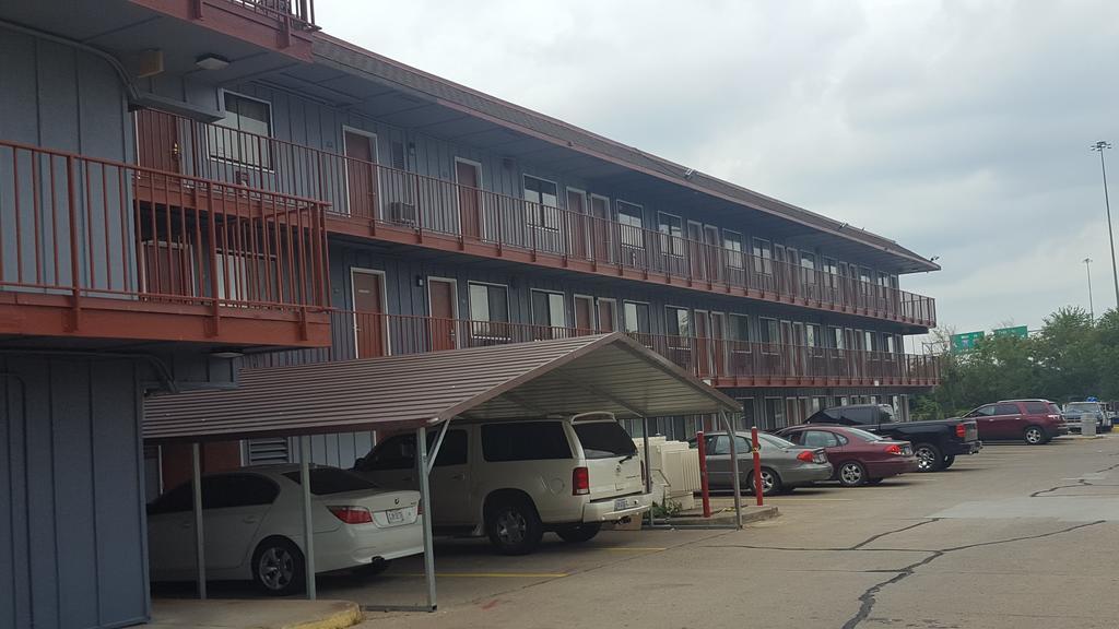 شارونفيل Travel Inn المظهر الخارجي الصورة