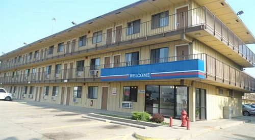 شارونفيل Travel Inn المظهر الخارجي الصورة